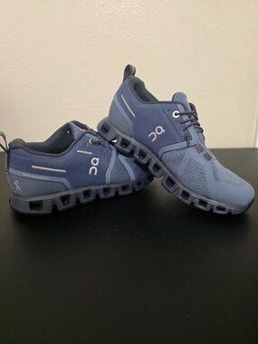 On Cloud Women's Cloud 5 Waterproof Running Sneakers Metal/Navy, Size 5.5W